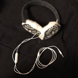 5/$25 Earmuff headphones by American Eagle
